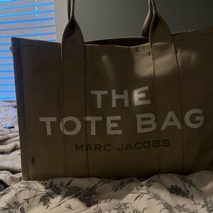 Marc Jacobs The Tote Bag - Beige